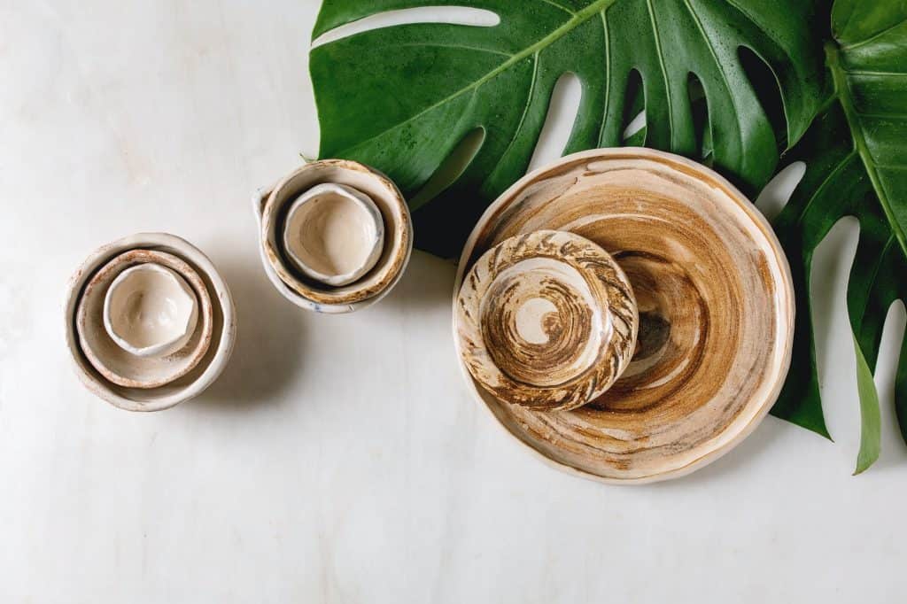 Piatti di ceramica vuoti